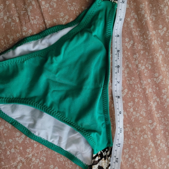 FINAL -Emerald green bikini w/ animal print knot - Picture 5 of 5